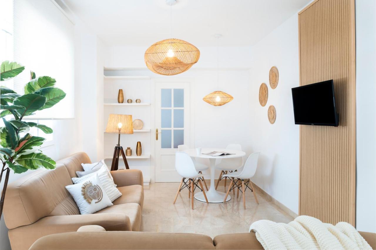 Apartament Magno Alfareria - Private Parking Included *